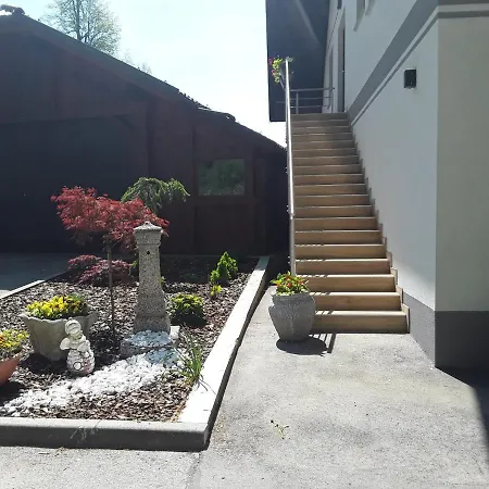 Apartmaji Tisa In Zana Apartmán *