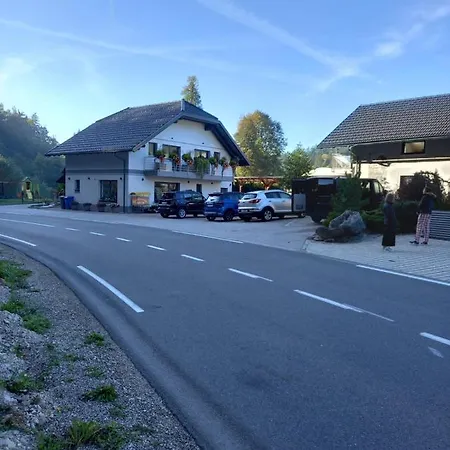 Apartmaji Tisa In Zana * Rovte