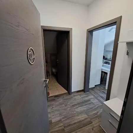 Apartmaji Tisa In Zana