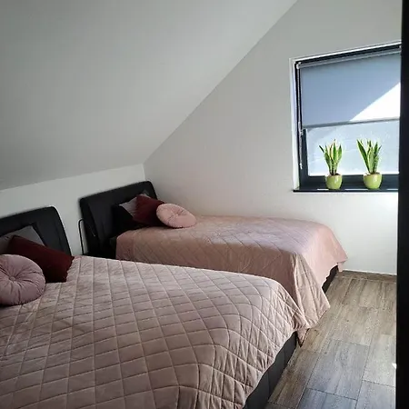 Apartmaji Tisa In Zana Apartmán *
