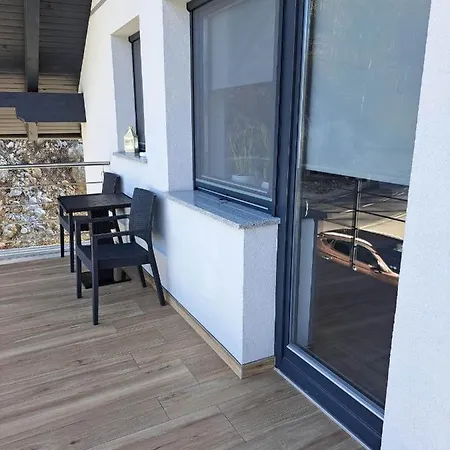 Apartmaji Tisa In Zana Apartmán Rovte