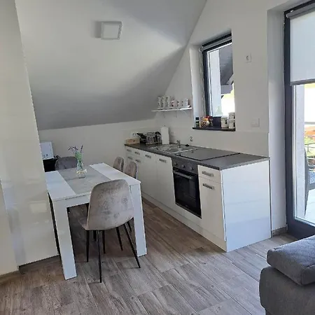 Apartmaji Tisa In Zana Apartmán *