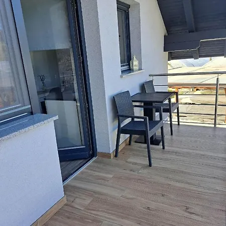 Apartmaji Tisa In Zana Apartmán Rovte