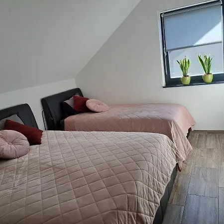 Apartmaji Tisa In Zana Apartmán