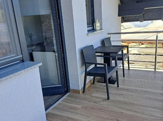 Apartmaji Tisa In Zana 公寓 Rovte